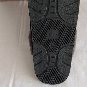 LaMO Sheepskin Slippers Slip On - Fuzzy Black Size US 10  NEW